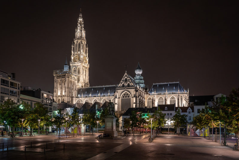 Nieuwe verlichting voor het architecturale pronkstuk van de stad Antwerpen